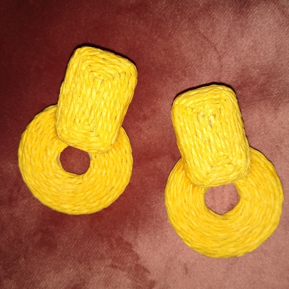 Chunky Marigold Yellow Rattan Earrings Wicker Door Knocker Bold Statement New - Picture 2 of 10